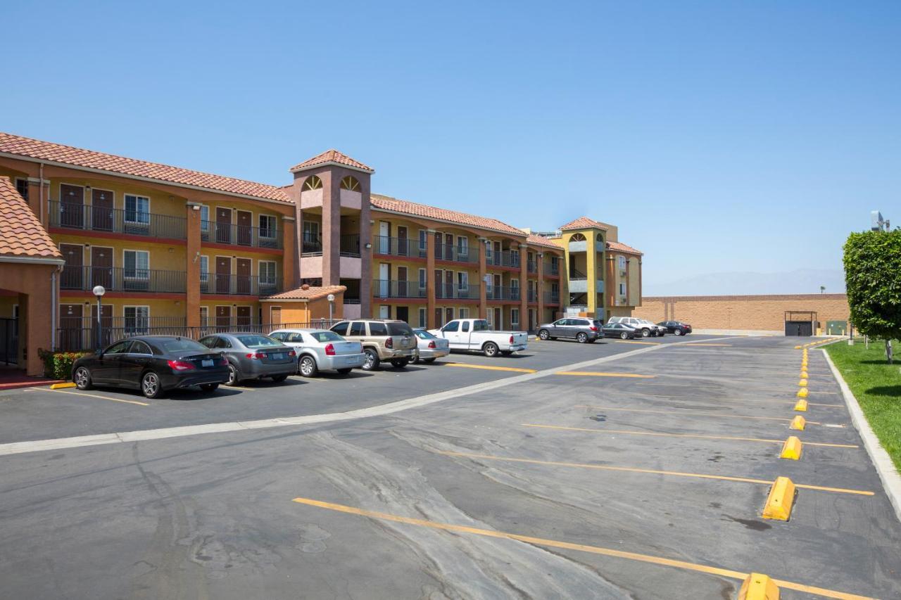 Hotel Corona Ca - Hwy 91 Exterior foto